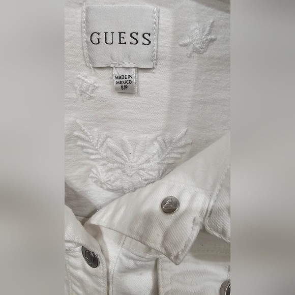 COPY - Women optic white "Guess" peplum denim jacket with floral applique on th… - Picture 4 of 6
